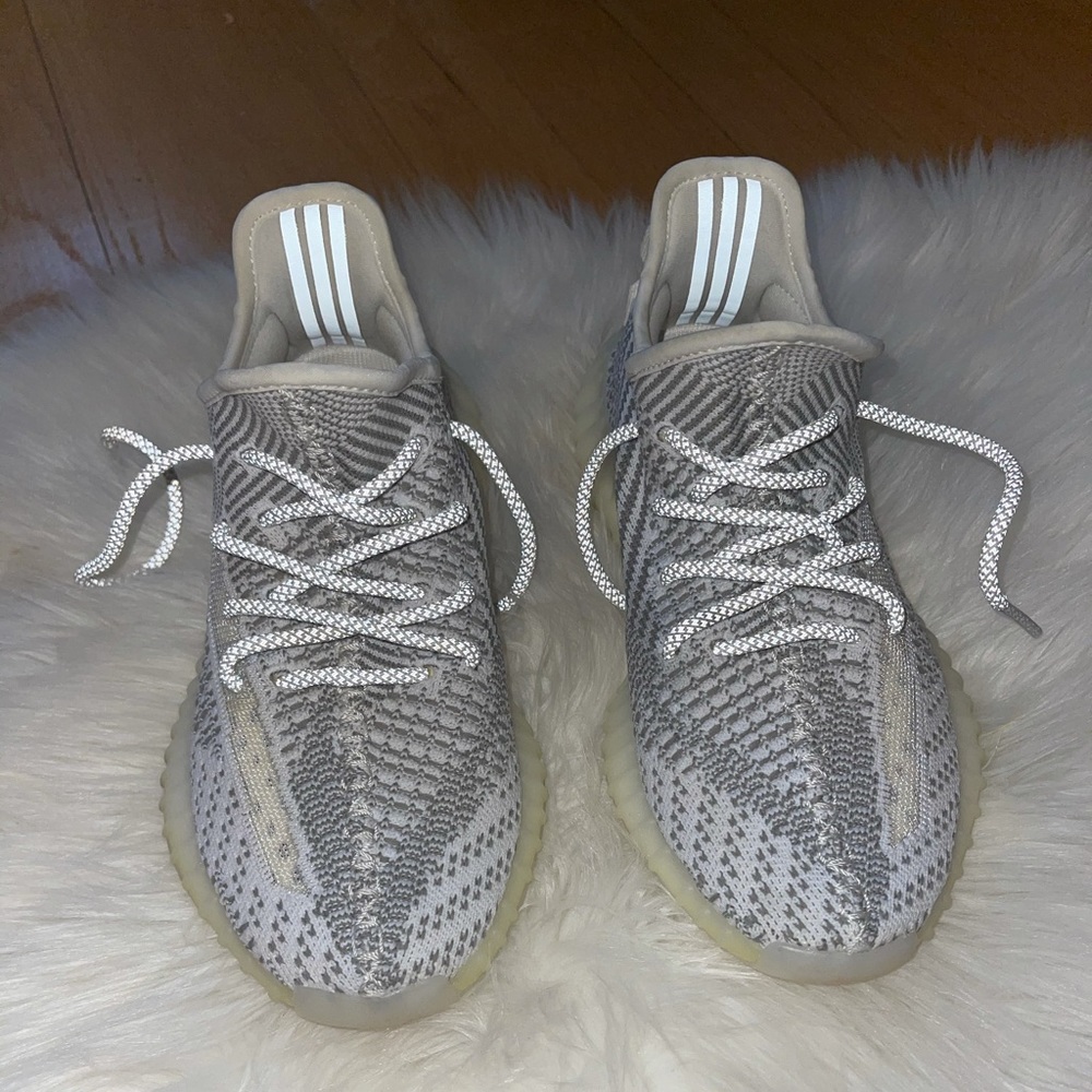 Authentic Non reflective yeezy’s, size 6, used.